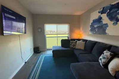 Image de Bright 2-bedroom Apt in Westgate, Walk 8 min to Statefarm Stadium w/ attraction.