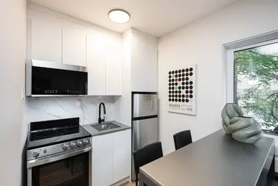 LiV Mtl-7 Spacious Studio Balcony Mountain View