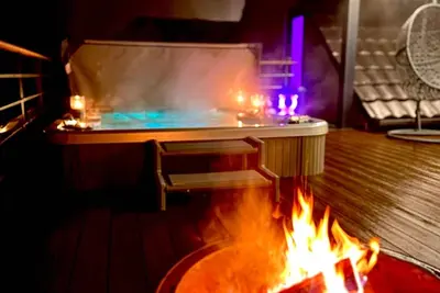 Image de Rooftop jacuzzi 4 personnes « Le Repère »