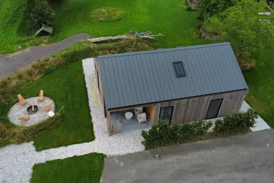 Image de Sleeping in the Kapschuur; a hip vacation home in the Noordoostpolder Overijssel