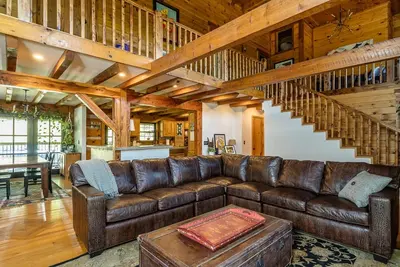 Image de Signature Log Estate at Massanutten-48 Acres-7br/6. 5ba, Theater, Poker, Bar, HTSauna