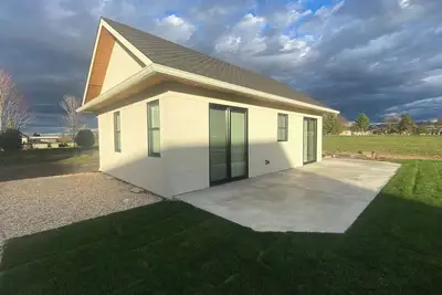 Image de Charming Wine Country Cottage with stunning Blue Mountain Views