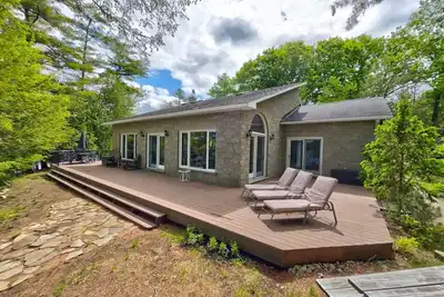 Image de Water's Edge- Clear Lake near Chaffey's Lock