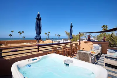 Image de Roof Top Deck Private Jacuzzi Ac, M-A