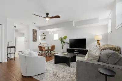 Image de Private guest suite in the heart of Tremont