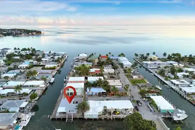 Image de Canal Front Home Ocean Accessible