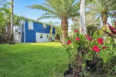 Image de Lazyday’s cottage on Pensacola beach-water view