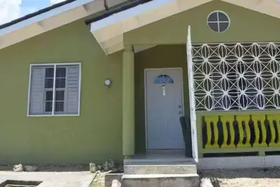 Image de Beautiful house with cool Ac in relaxing Trelawny Parish