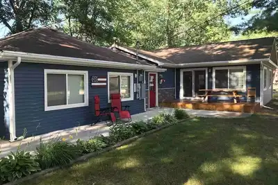 Image de 3-bedroom cottage in downtown Indian River\nPerfect for large families