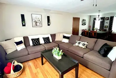 Image de Acreage near Lincoln-Spacious-Unique-Sleeps 10-Pet and Family Friendly