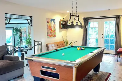 Image de Spacious home in beautiful Atascadero! Pool table, Ping Pong, Games. Sleeps 15+