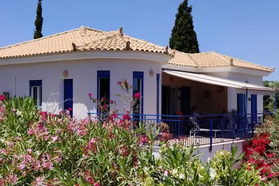 Image de Superbe Villa Pilias avec vue panoramique sur la mer et les montagnes
