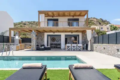 Villa Calma West with heated pool