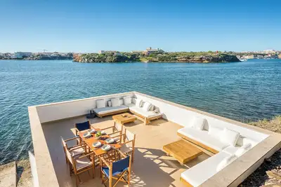 Image de Villa en primera línea de mar en Cala Sant Antoni, Menorca