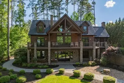 Image de 🌊 New Listing! Luxury Lake Gaston Home | Boathouse, Main Lake Cove Hot Tub 🏡🔥