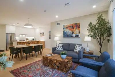 Image de The Fox Den in Mackenzie Village