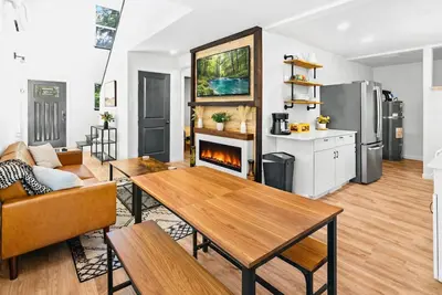 Image de Charming 3-bedroom cabin near Mt. Rainier with Ac-Hot Tub-WiFi