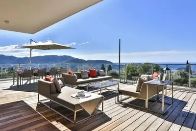 Image de Le 120m2 - luxe, piscine, terrasse et garage