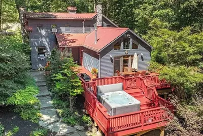 Image de Kingston retreat, 3br+Pool and Hot Tub, Chef's Kitchen, Firepit & much more