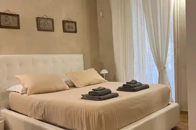 Image de An ancient fresco above the gaze, the history around and the charm of Sarnico.