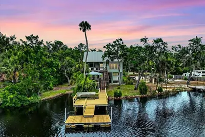 Image de Fisherman's Cove -Waterfront home with private dock on the River sleeps 10