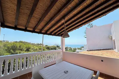 Image de 2 Bedroom, fast wifi and workspace with sea views