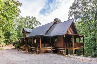 Image de Delightful 4-bedroom cabin-hot tub, fireplaces, near downtown & wineries