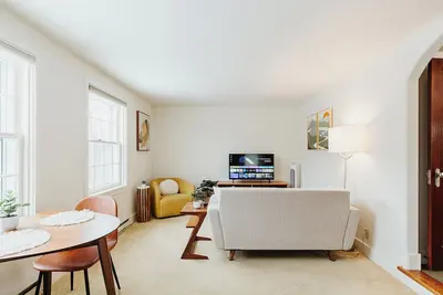 Image de Peaceful historic cottage in downtown Kalispell. Perfect for remote workers.