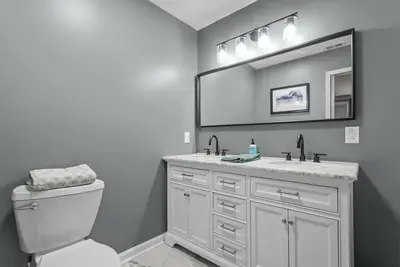 Image de Downtown Indy Retreat:  2br/2ba Home with Hot Tub Near Lucas Oil Stadium & Lilly