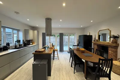 Image de Luxury 4 Bedroom Bungalow