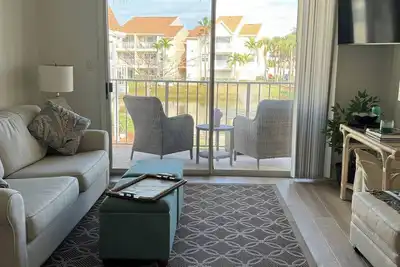 Image de 1-bedroom condo in tranquil Indialantic with pond view, pool and 5 min to beach