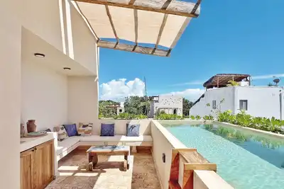 Image de New luxury design private roof top pool