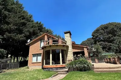 Image de Beautiful cabin in the middle of the mountains (ideal for pets and large groups).