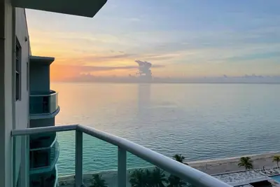 Image de The Tides - 16th Floor (J) - 1 bedroom