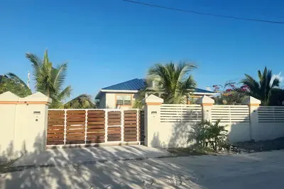 Image de Esses Retreat- An amazing 3-bedroom house with a pool in Blue Mountain.