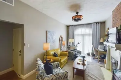 Image de Downtown Wheeling Apartment with great river views