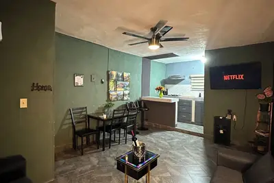 Mateo'S 501 Apartments