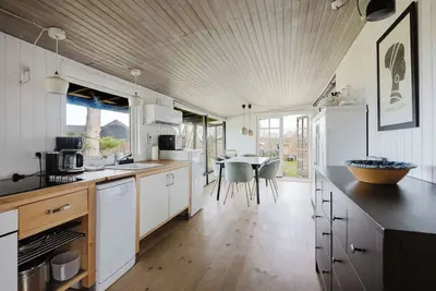 Vacation Home With Sea Views - 200m From Beach