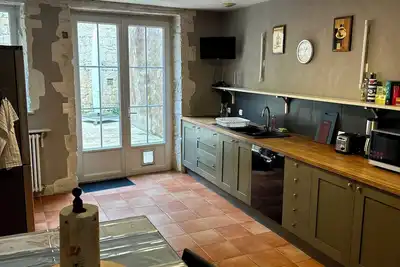 Image de À quelques pas du centre de Condom, une charmante maison pour 14 personnes.