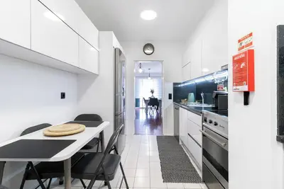 Image de 5 minutes from the beach! Family apartment with terrace and sea view.