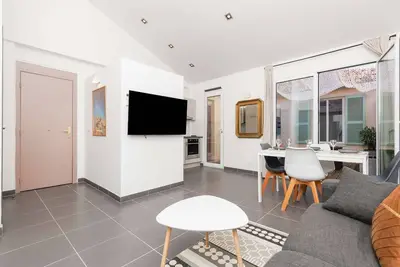 Image de Le Lux : Moderne • Garage • Terrasse • Clim