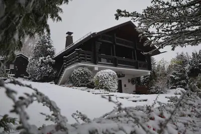 Image de Cozy yacht chalet with sauna in the middle of nature!