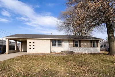 Image de Charming 3 bedroom home close to Bass Pro and 2 major Hospitals.