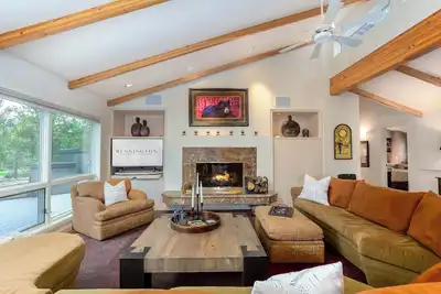 Image de Luxury Home, A/C, Ping Pong, Pool Table, Hot Tub-Mull13