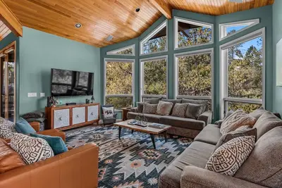 Image de North Sunriver Retreat with Access to The Cove