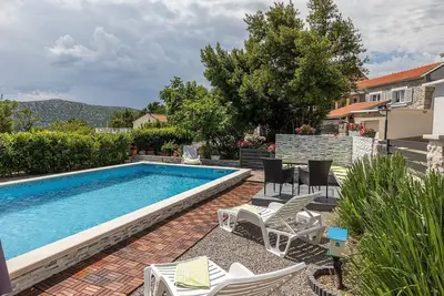 Image de Villa méditerranéenne avec piscine privée, vue sur la mer, chiens acceptés, barbecue, parking privé