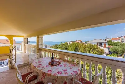 Image de Charmant appartement à seulement 800 mètres de la plage avec une vue magnifique sur la mer