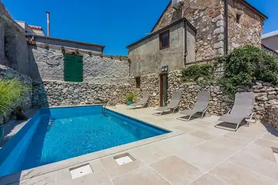 Image de Magnifique maison en pierre avec piscine privée, vue sur la mer, 4 places de parking, barbecue, lave-linge