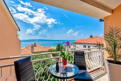 Image de Appartement lumineux à seulement 500 mètres de la plage avec vue sur la mer, parking, lave-linge