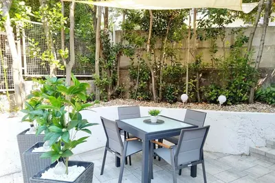 Image de Appartement moderne à seulement 300 mètres de la plage avec barbecue et parking privé